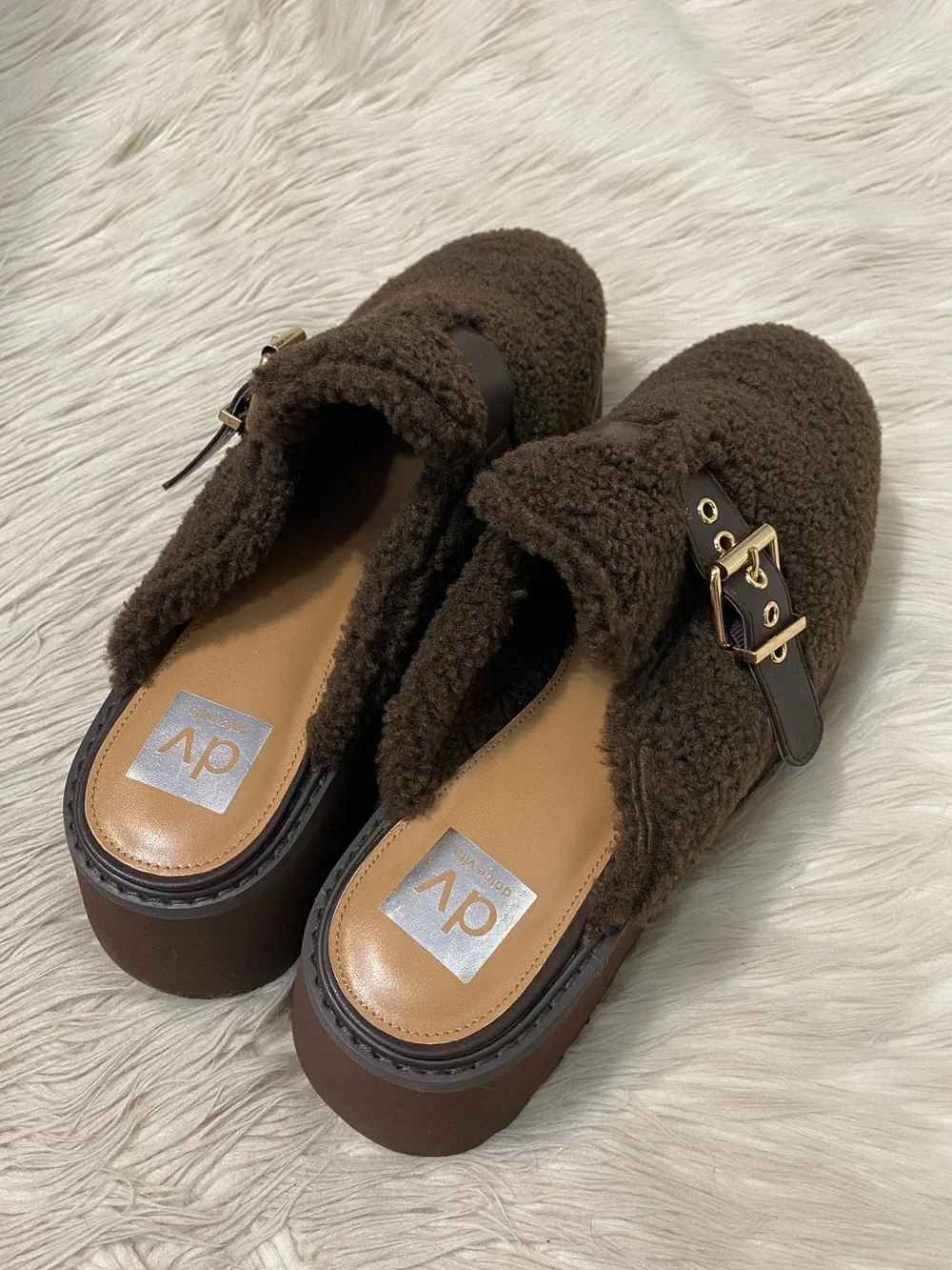Dolce Vita Cozy Buckle Platform Clogs Dark Chocolate Brown Shearling Sherpa Mule